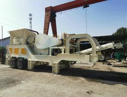 Mobile crushing plant